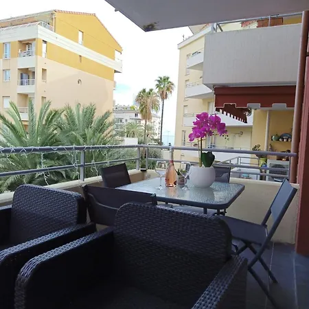 One Minute To The Apartament Mentona