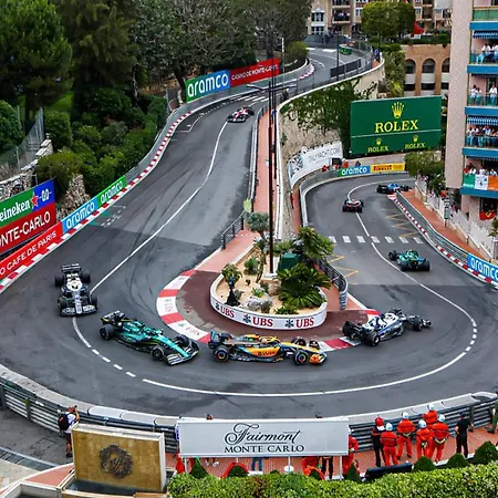 Apartment One Minute To The *