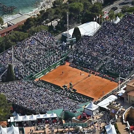 One Minute To The Menton