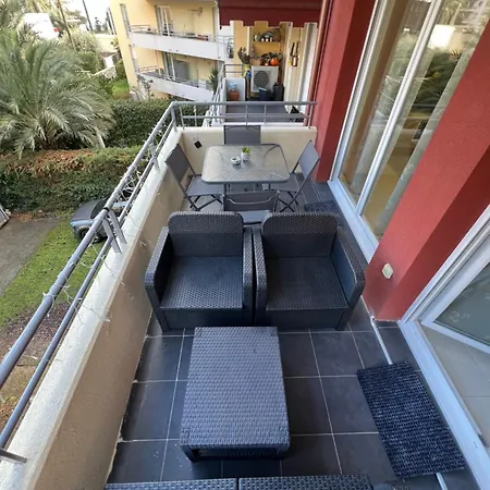 Apartman One Minute To The *