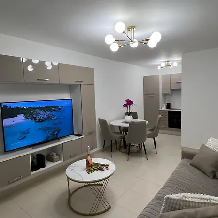One Minute To The Apartman