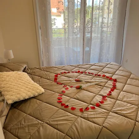 One Minute To The Apartman