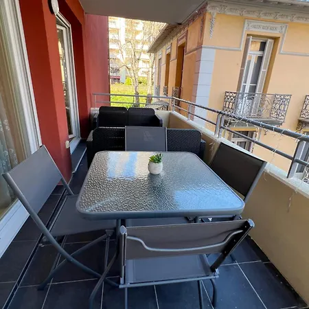 Appartement One Minute To The *