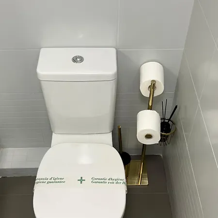 One Minute To The Apartman