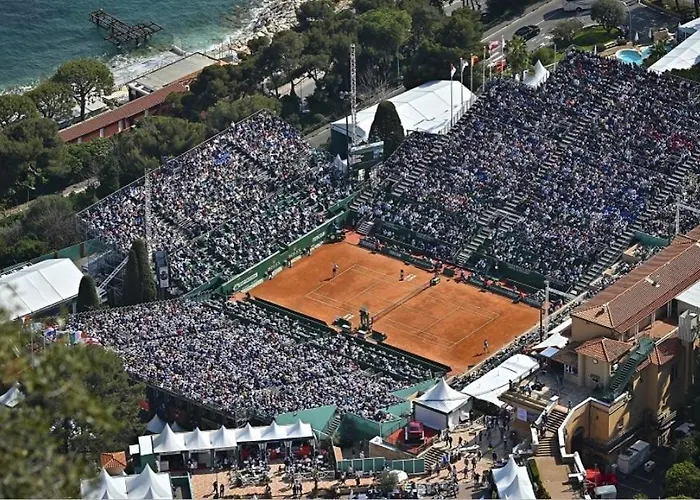 One Minute To The Menton