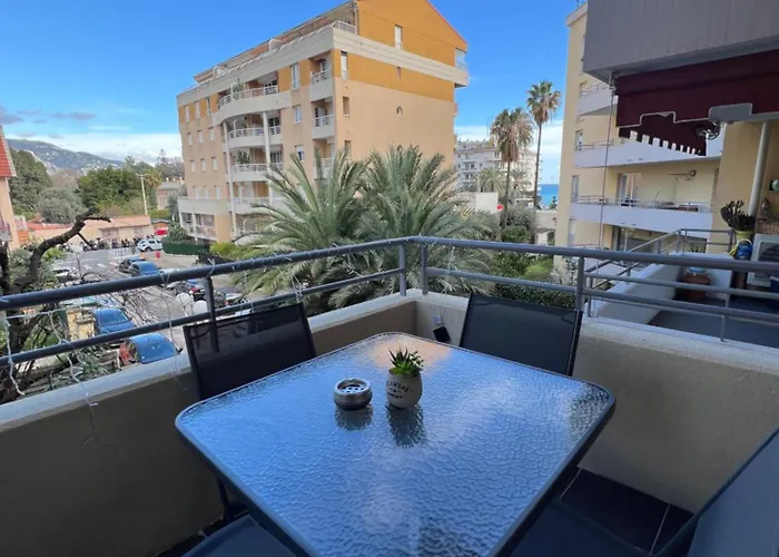 One Minute To The Apartment *