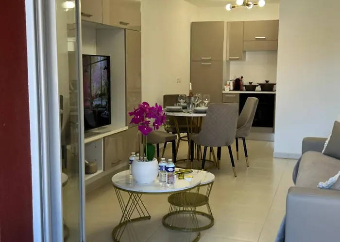 One Minute To The * Menton