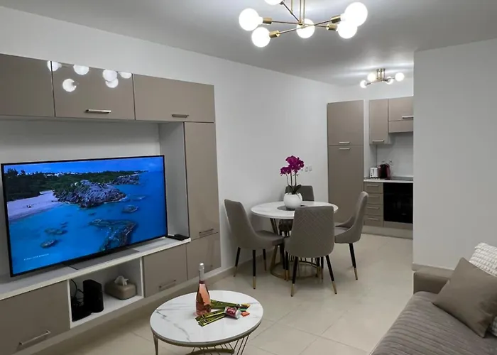 One Minute To The Apartment