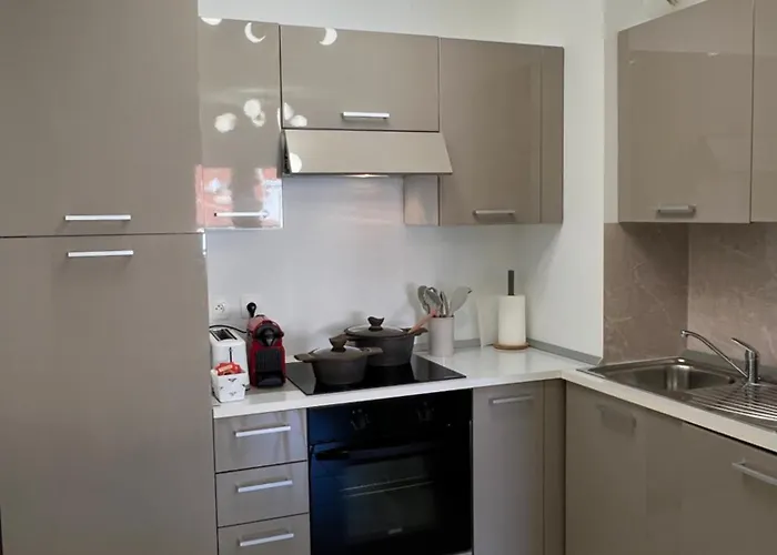 Apartment One Minute To The