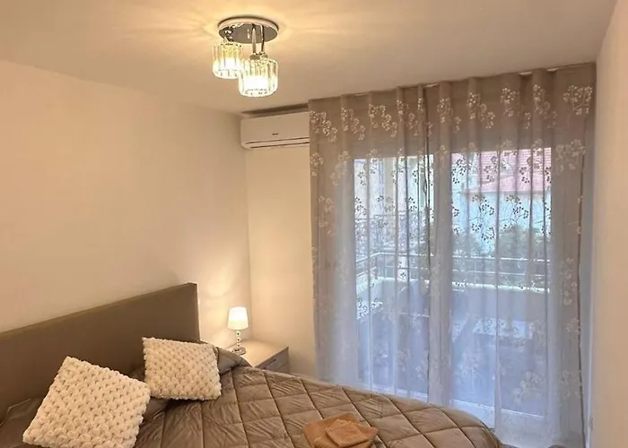 Apartment One Minute To The